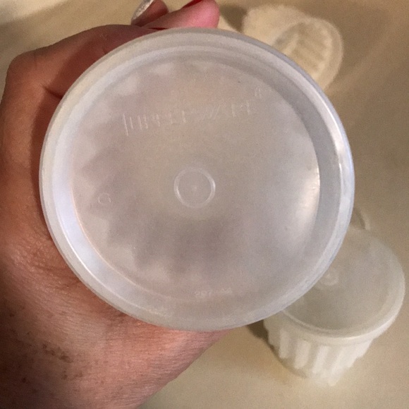 TUPPERWARE VINTAGE JELL-ETTES 1/2 CUPS 125 ML (4 PIECES SET) - Picture 3 of 9